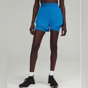 Lululemon Logo Waistband HR Train Short size 2
